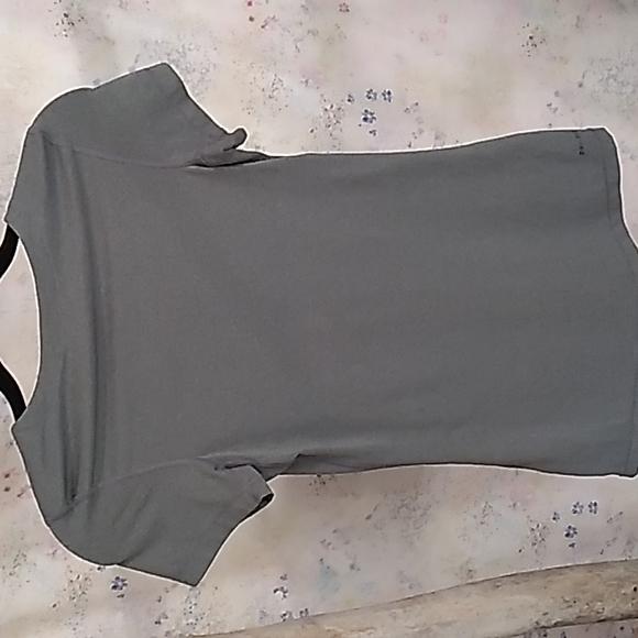 Nike Pro Dri-Fit grey v-neck workout, athletic short sleeve t-shirt. Size small - Picture 5 of 7